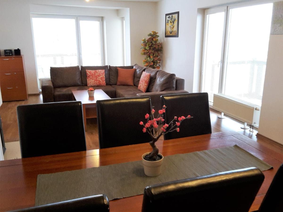 Apartman Slavkov Home & Parking Nová Lesná Exteriér fotografie