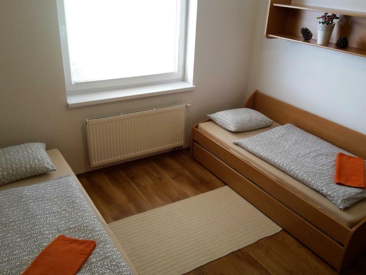 Apartman Slavkov Home & Parking Nová Lesná Exteriér fotografie